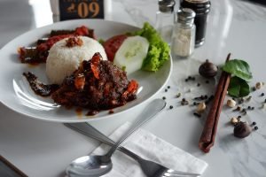 সারা বিশ্বের মধ্যে কিছু দেশের জনপ্রিয় খাবার 3 Rendang indonesian food Copyright by pxfuel.com