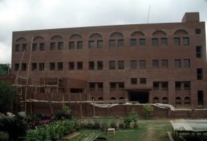 ঢাকা-মালে এর আজ শীর্ষ বৈঠক, বিশ্বব্যাংক বাংলাদেশকে ৪২৫০ কোটি টাকা ঋণ দিচ্ছে 4 World Bank building Bangladesh ঢাকা-মালে এর আজ শীর্ষ বৈঠক, বিশ্বব্যাংক বাংলাদেশকে ৪২৫০ কোটি টাকা ঋণ দিচ্ছে