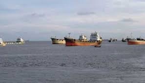 চট্টগ্রাম বন্দরে জাহাজের ধাক্কায় লাইটার জাহাজডুবি, নিখোঁজ ৭ নাবিক 1 চট্টগ্রাম বন্দরে জাহাজের ধাক্কায় লাইটার জাহাজডুবি, নিখোঁজ ৭ নাবিক