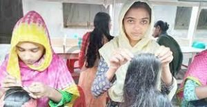 মুজিবনগরে চুল দিয়ে ক্যাপ তৈরির কারখানায় কাজ করে স্বাবলম্বী হচ্ছে নারীরা