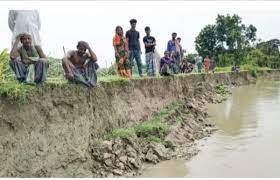 বাগেরহাটে মধুমতির ভাঙ্গনে নিস্ব দুটি গ্রামের অনেক মানুষ 3 বাগেরহাটে মধুমতির ভাঙ্গনে নিস্ব দুটি গ্রামের অনেক মানুষ