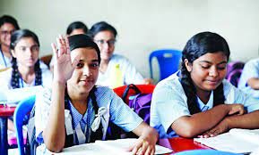 টাঙ্গাইলে বন্যার কারণে ভিন্ন পরিবেশে ক্লাস করছে রাশড়া বিদ্যালয়ের শিক্ষার্থীরা