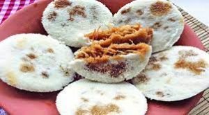 বরিশালে ‘শীতের ভাপা পিঠা’ বিক্রির ধুম পড়েছে 3 বরিশালে ‘শীতের ভাপা পিঠা’ বিক্রির ধুম পড়েছে