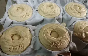 বিলীন হতে চলেছে মানিকগঞ্জের হাজারী গুড়ের ঐতিহ্য 3 বিলীন হতে চলেছে মানিকগঞ্জের হাজারী গুড়ের ঐতিহ্য