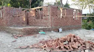 পিরোজপুরে বীর নিবাস নির্মাণ কাজ দ্রুত গতিতে এগিয়ে চলেছে