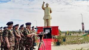 সিলেট সেনানিবাসে বঙ্গবন্ধুর ভাস্কর্য 'বজ্রকন্ঠ'র উদ্বোধন 3 সিলেট সেনানিবাসে বঙ্গবন্ধুর ভাস্কর্য 'বজ্রকন্ঠ'র উদ্বোধন
