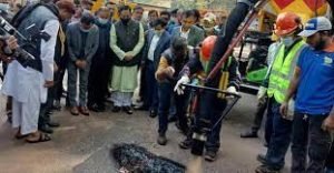 আধুনিক প্রযুক্তি ব্যবহার করে বর্ষা মৌসুমেও চসিক রোড মেনটেইন্যান্সের সক্ষমতা অর্জন করেছে : মেয়র রেজাউল