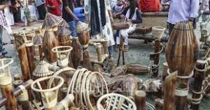 বুড়িচংয়ে বাঁশ দিয়ে তৈরি হচ্ছে নানা তৈজসপত্র