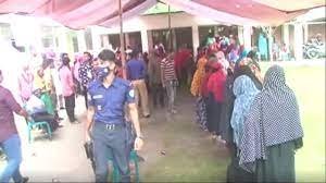 কুমিল্লায় উৎসব মুখর পরিবেশে চলছে ভোট গ্রহণ