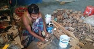 টাঙ্গাইলে পরিত্যক্ত প্লাষ্টিক দিয়ে তৈরি হচ্ছে ডোল