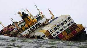 চট্টগ্রাম বন্দরে জাহাজের ধাক্কায় লাইটার জাহাজডুবি, নিখোঁজ ৭ নাবিক 3 চট্টগ্রাম বন্দরে জাহাজের ধাক্কায় লাইটার জাহাজডুবি, নিখোঁজ ৭ নাবিক