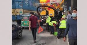 আধুনিক প্রযুক্তি ব্যবহার করে বর্ষা মৌসুমেও চসিক রোড মেনটেইন্যান্সের সক্ষমতা অর্জন করেছে : মেয়র রেজাউল