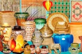 বুড়িচংয়ে বাঁশ দিয়ে তৈরি হচ্ছে নানা তৈজসপত্র