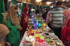 কুমিল্লায় বসন্ত মেলায় দেশি খাবারের সমাহার