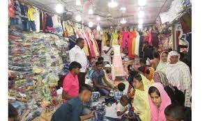 জয়পুরহাটে ঈদের কেনাকাটা জমে উঠছে