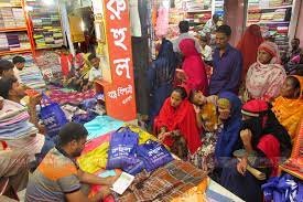 জয়পুরহাটে ঈদের কেনাকাটা জমে উঠছে