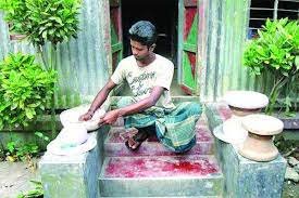 পরিত্যক্ত কাগজ দিয়ে বোর্ড তৈরী করে স্বাবলম্বী বরিশালের বোরহান ও শাহিন 4 পরিত্যক্ত কাগজ দিয়ে বোর্ড তৈরী করে স্বাবলম্বী বরিশালের বোরহান ও শাহিন