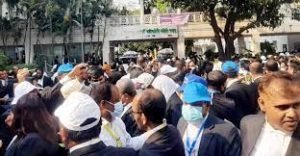 সুপ্রিমকোর্ট আইনজীবী সমিতির সভাপতি মোমতাজ উদ্দিন ফকির সম্পাদক দুলাল