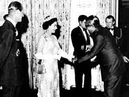 রানী দ্বিতীয় এলিজাবেথের সাথে বঙ্গবন্ধু, প্রধানমন্ত্রী শেখ হাসিনা ও শেখ রেহানারও সাক্ষাৎ হয়েছিল