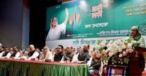 খুনি ও যুদ্ধাপরাধীরা যেন আর ক্ষমতায় আসতে না পারে সেজন্য সতর্ক থাকুন 2 খুনি ও যুদ্ধাপরাধীরা যেন আর ক্ষমতায় আসতে না পারে সেজন্য সতর্ক থাকুন : প্রধানমন্ত্রী